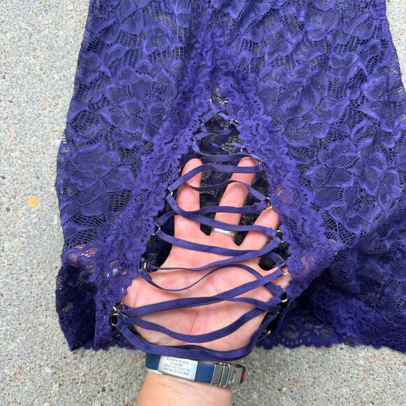 Fredericks of Hollywood Blue Purple Criss Cross Peekaboo Lace Lingerie Nightie M - Picture 9 of 9